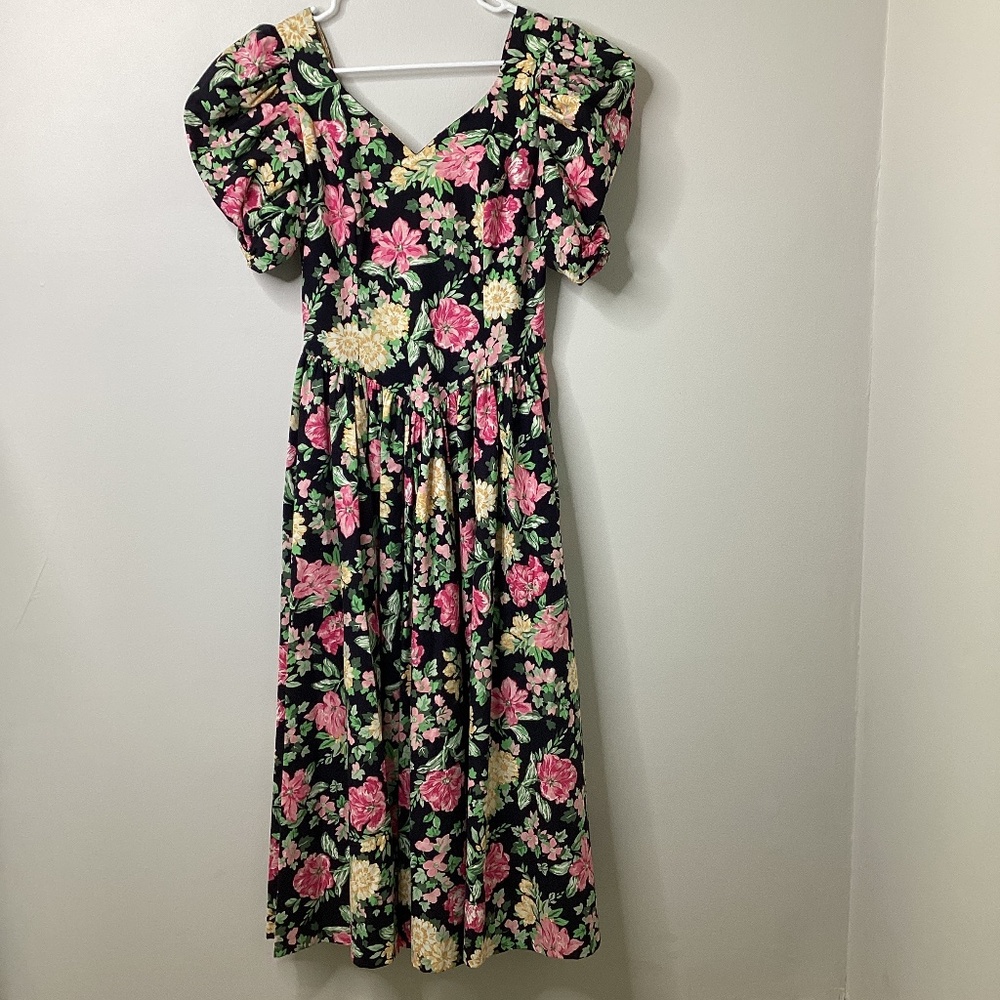 Laura Ashley Vintage Floral Dress Puff Sleeves Sweetheart Garden Cottage Core